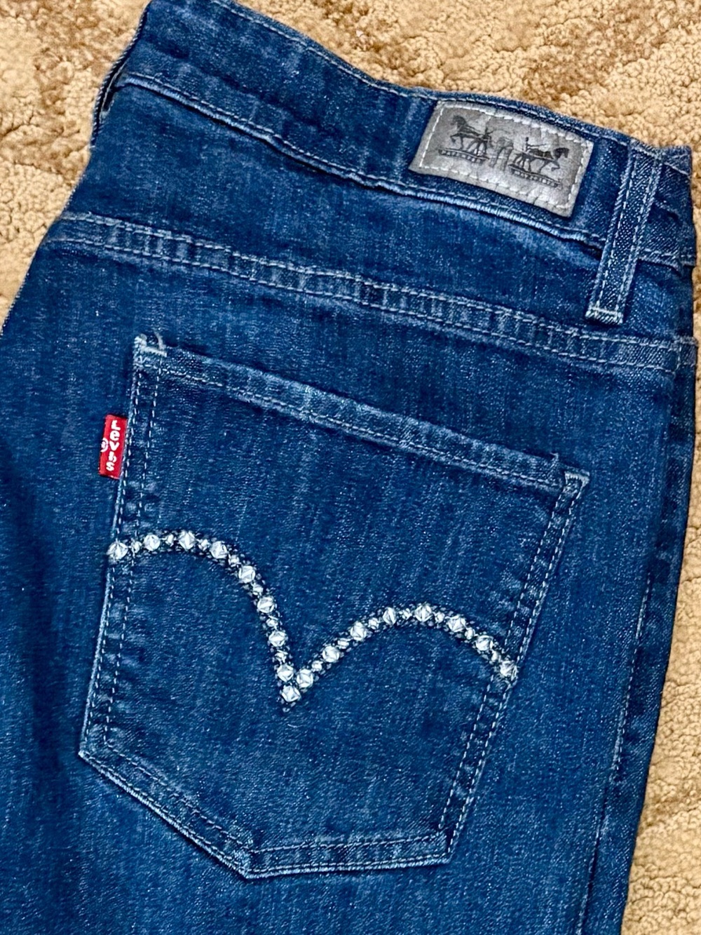 Levi's Women's Skinny Jeans in Dark Blue Size 32